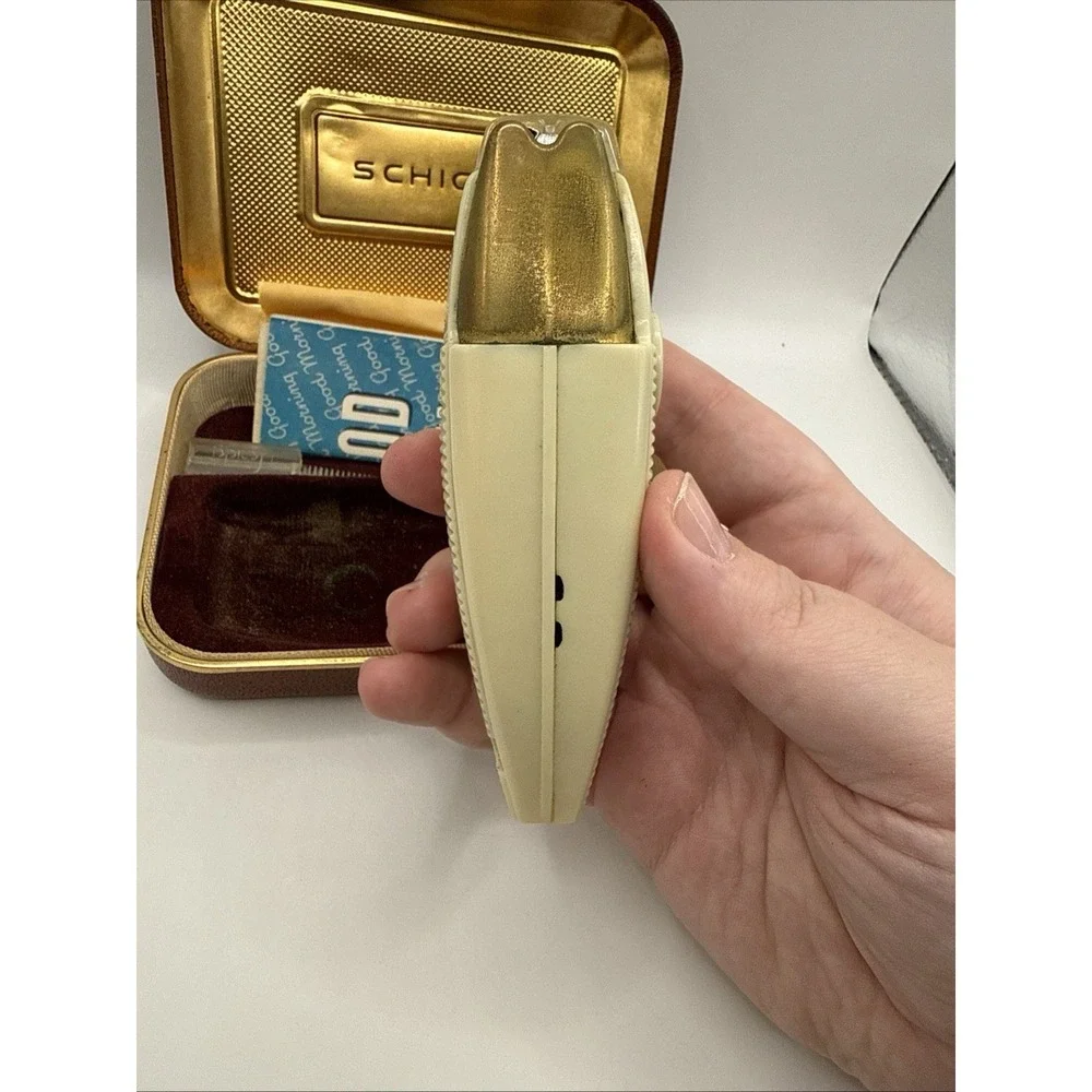 Vintage 1950s  Schick Super Electric Shaver With Case NO CORD!